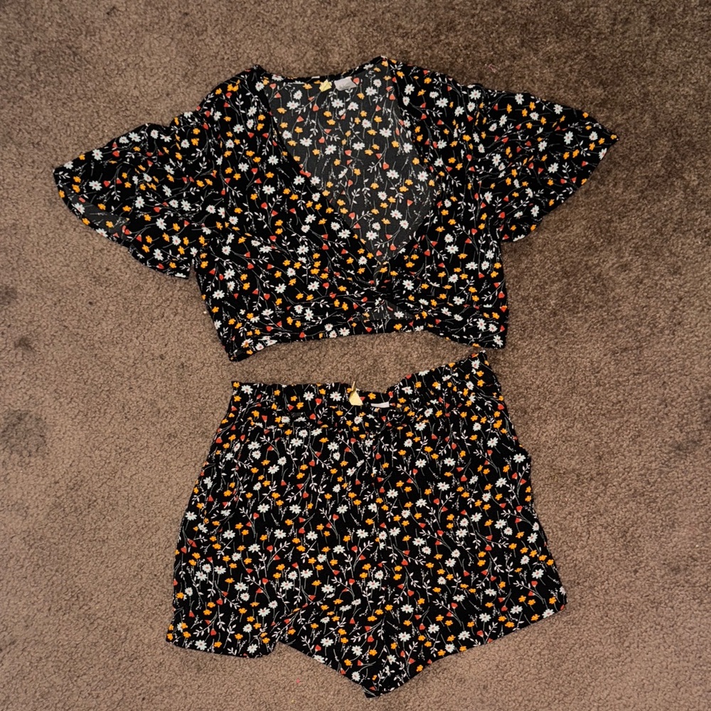 H&M Black Floral Women Shorts
